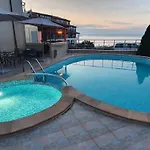 Perla Hotel
