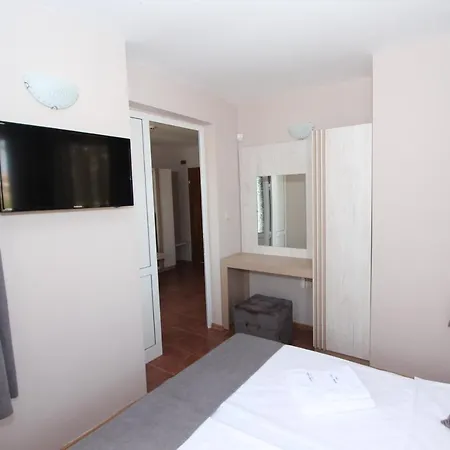 Hotel Perla 3*