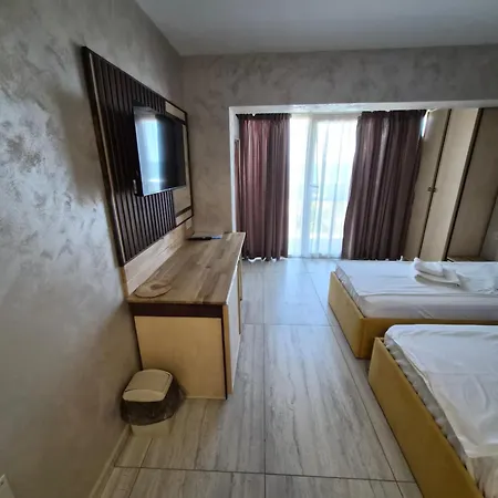 Perla Hotel 3*